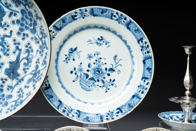 A collection of 24 Chinese blue, white and polychrome wares, 18th C.
