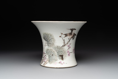 Two Chinese famille rose jars and a brush pot, signed Ju Yi Tai 聚義泰, 'B.E.E. CHINESE RESTAURANT' mark, one dated 1924, 20th C.
