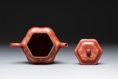Three Chinese Yixing stoneware teapots and covers,  Jingxi Xu Wenting Zhi 荊溪徐溫庭製 and Yang Xian Xi Yin Shi Wang 陽羨惜陰室王 mark, 20th C.