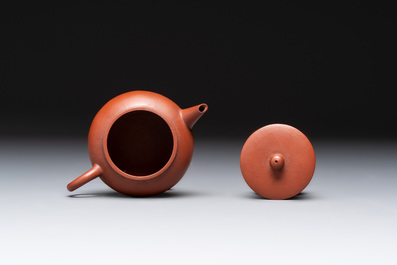 Three Chinese Yixing stoneware teapots and covers,  Jingxi Xu Wenting Zhi 荊溪徐溫庭製 and Yang Xian Xi Yin Shi Wang 陽羨惜陰室王 mark, 20th C.