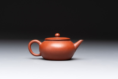Three Chinese Yixing stoneware teapots and covers,  Jingxi Xu Wenting Zhi 荊溪徐溫庭製 and Yang Xian Xi Yin Shi Wang 陽羨惜陰室王 mark, 20th C.