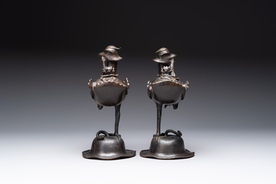 A pair of Chinese bronze duck-form censers, 17/18th C.