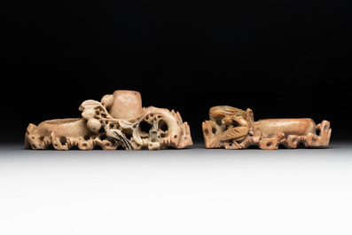 A varied collection of 11 Chinese jade and soapstone carvings, 19/20th C.