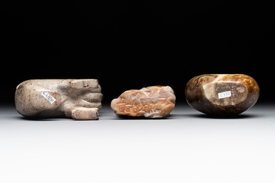 A varied collection of 11 Chinese jade and soapstone carvings, 19/20th C.