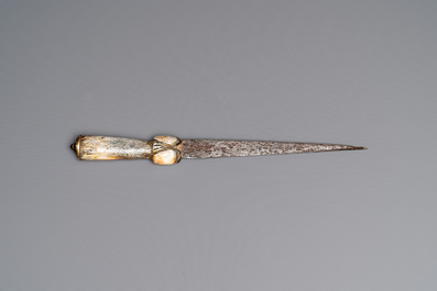 A Bollock dagger, excavated in Rotterdam, 15/16th C.