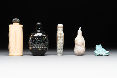 A collection of ten Chinese snuff bottles, 19/20th C.