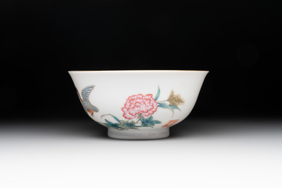 A Chinese famille rose 'geese' bowl, signed Liu Zhongqing 劉仲卿, Jingdezheng mark, 20th C.
