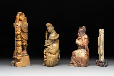 A varied collection of 11 Chinese jade and soapstone carvings, 19/20th C.
