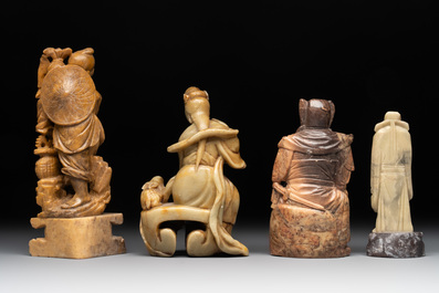 A varied collection of 11 Chinese jade and soapstone carvings, 19/20th C.