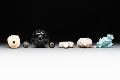 A collection of ten Chinese snuff bottles, 19/20th C.