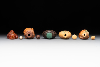 A collection of ten Chinese snuff bottles, 20th C.