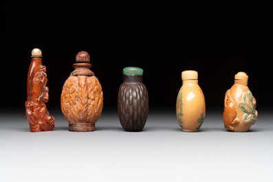 A collection of ten Chinese snuff bottles, 20th C.