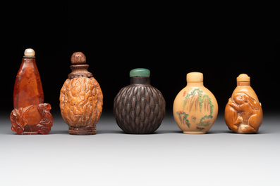 A collection of ten Chinese snuff bottles, 20th C.