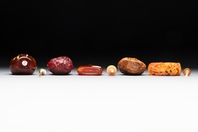 A collection of ten Chinese snuff bottles, 20th C.