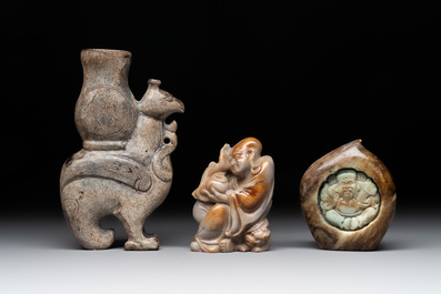 A varied collection of 11 Chinese jade and soapstone carvings, 19/20th C.