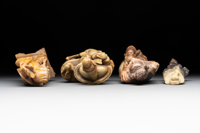 A varied collection of 11 Chinese jade and soapstone carvings, 19/20th C.