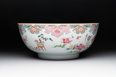 A Chinese famille rose 'antiquities' punch bowl, Qianlong