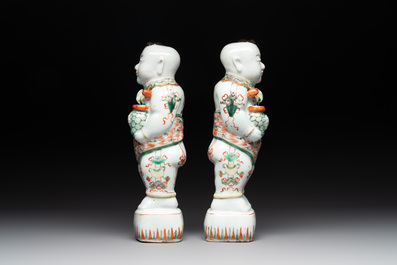 A pair of Chinese famille verte He He Er Xian models, 18/19th C.