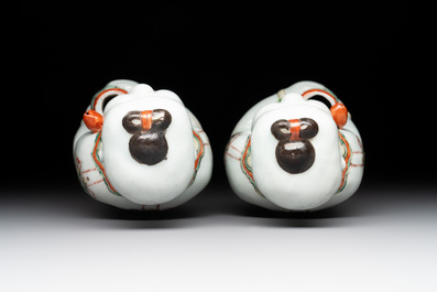 A pair of Chinese famille verte He He Er Xian models, 18/19th C.