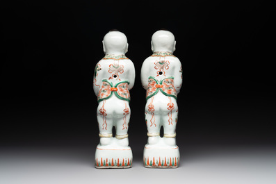 A pair of Chinese famille verte He He Er Xian models, 18/19th C.