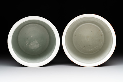 A Chinese qianjiang cai vase with figures in a garden and two hat stands, 19/20th C.