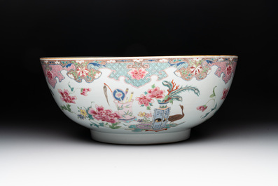A Chinese famille rose 'antiquities' punch bowl, Qianlong
