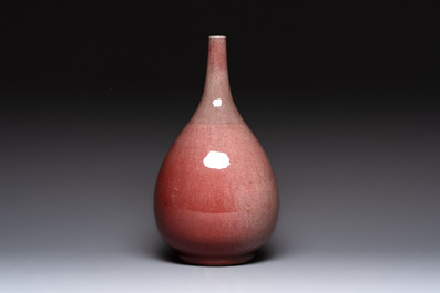A Chinese copper-red-glazed vase, 18/19th C.