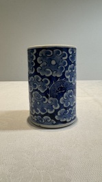 A Chinese blue and white 'dragon' brush pot and a qianjiang cai teapot, signed Wang Zhaoli 汪照藜, 19/20th C.