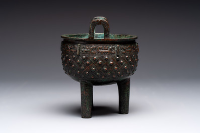 A Chinese archaic bronze ritual tripod food vessel, 'ding 鼎', Western Zhou