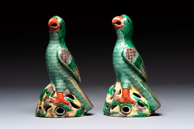 A pair of Chinese sancai-glazed parrots, 19th C.