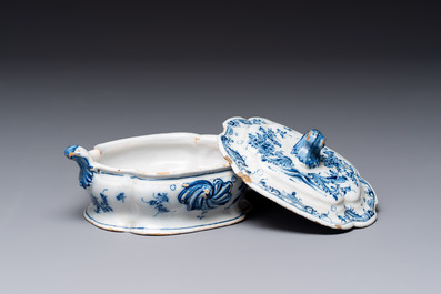 A collection of eight polychrome, blue and white Dutch Delftwares, 18/19th C.