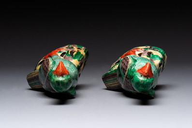 A pair of Chinese sancai-glazed parrots, 19th C.