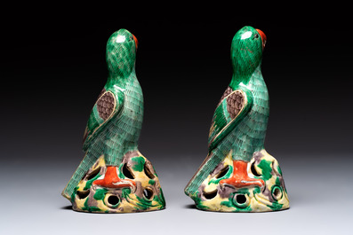A pair of Chinese sancai-glazed parrots, 19th C.