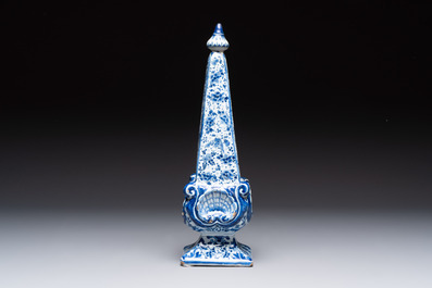 A blue and white Dutch Delft obelisk, late 17th C.
