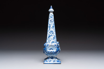 A blue and white Dutch Delft obelisk, late 17th C.