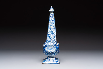 A blue and white Dutch Delft obelisk, late 17th C.
