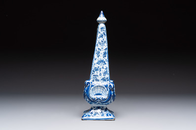 A blue and white Dutch Delft obelisk, late 17th C.