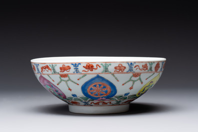 A Chinese famille rose Baragon Tuned bowl, Qianlong mark, 19th C.