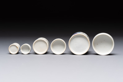A set of five Chinese famille rose 'Wu Shuang Pu' nesting boxes and covers, 19th C.