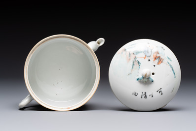 A Chinese blue and white 'dragon' brush pot and a qianjiang cai teapot, signed Wang Zhaoli 汪照藜, 19/20th C.