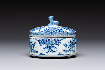 A small blue and white Dutch Delft tureen and cover with a foal finial, 18th C.