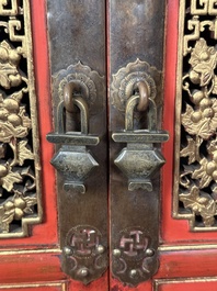A large and fine Chinese gilt-red-lacquered cabinet with figures and antiquities, 19th C.