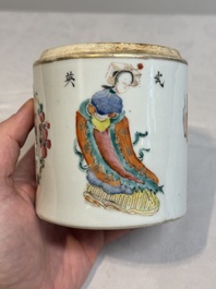A pair of Chinese famille rose 'Wu Shuang Pu' boxes and covers, 19th C.