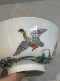A Chinese famille rose 'geese' bowl, signed Liu Zhongqing 劉仲卿, Jingdezheng mark, 20th C.