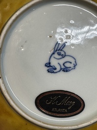A rare Chinese blue and white yellow-glazed border chrysanthemum-shaped plate with figural design, hare mark, Jiajing