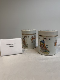 A pair of Chinese famille rose 'Wu Shuang Pu' boxes and covers, 19th C.