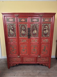 A large and fine Chinese gilt-red-lacquered cabinet with figures and antiquities, 19th C.