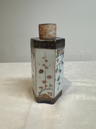 A pair of Chinese famille verte hexagonal tea caddies and covers with floral design, Kangxi