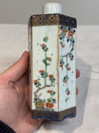 A pair of Chinese famille verte hexagonal tea caddies and covers with floral design, Kangxi