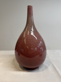 A Chinese copper-red-glazed vase, 18/19th C.